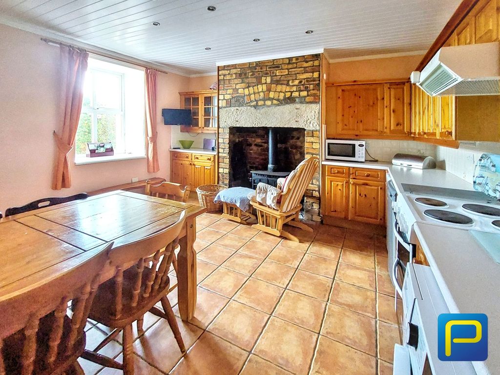 Property photo 2 of 25