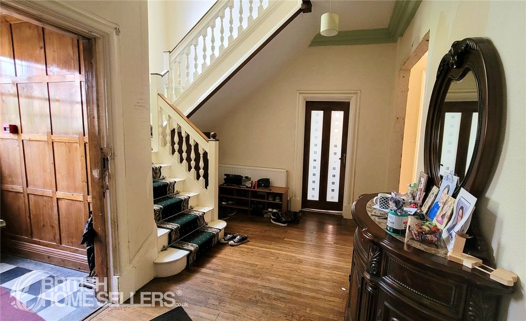 Property photo 3 of 28 Picture No. 30