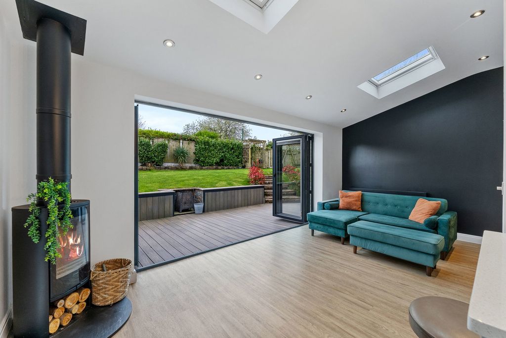 Property photo 3 of 51