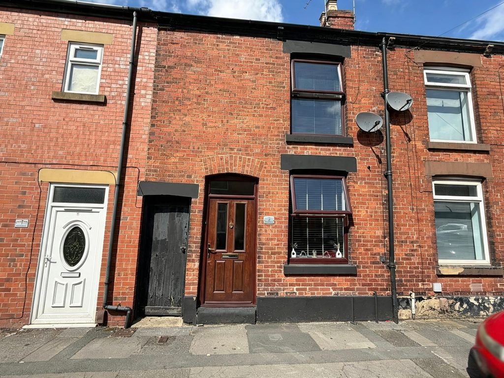 Property photo 1 of 17