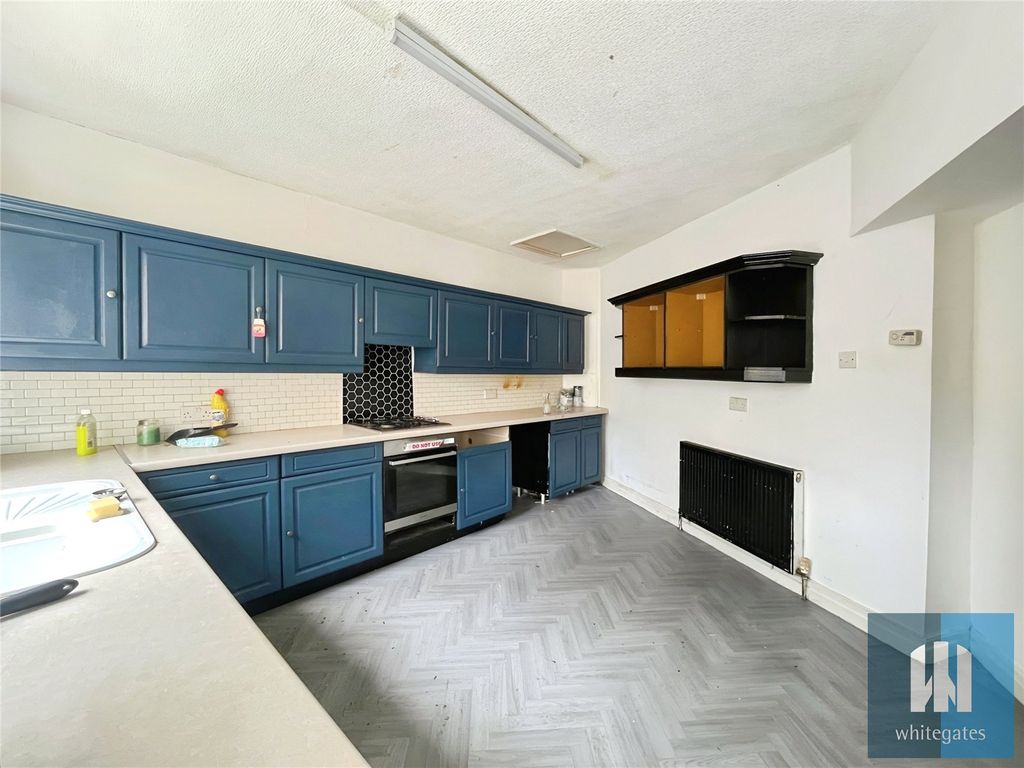 Property photo 2 of 13 Picture No. 15