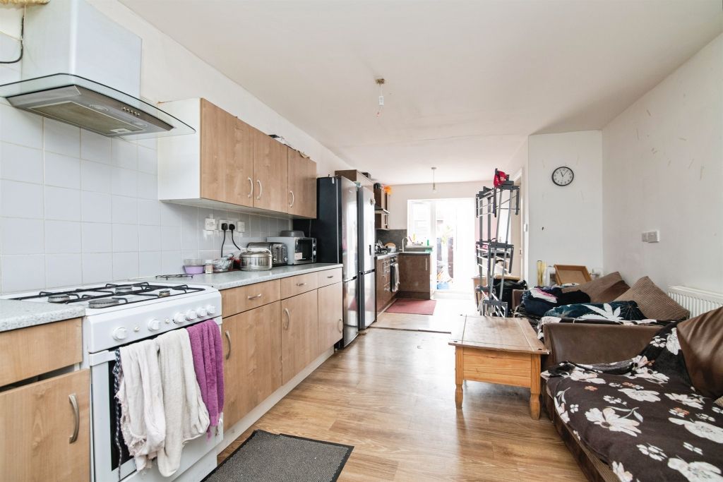 Property photo 2 of 20