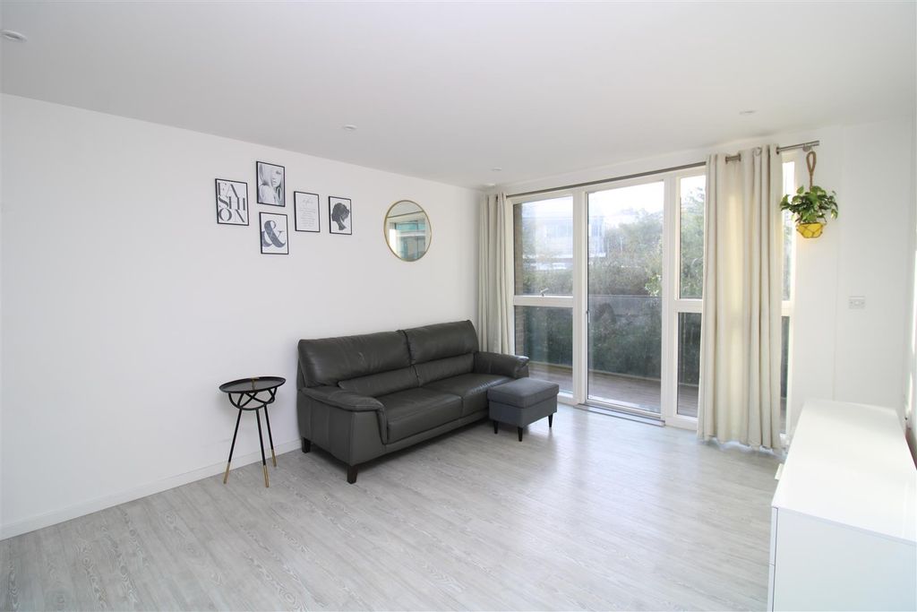 Property photo 2 of 9 Living Room