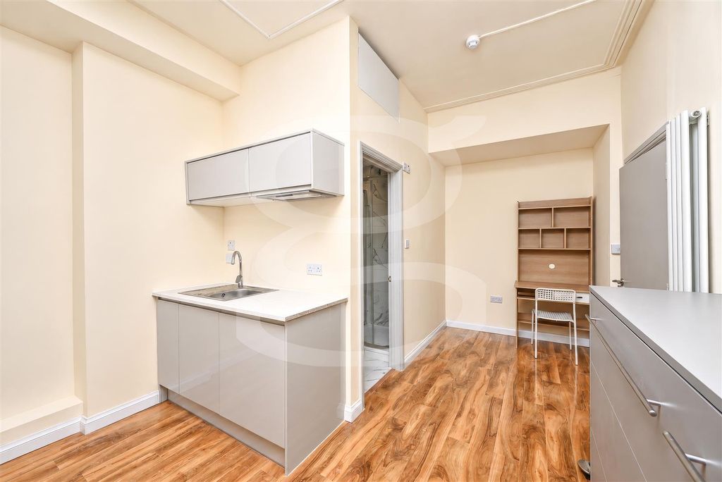 Property photo 2 of 10 W (2).Jpg