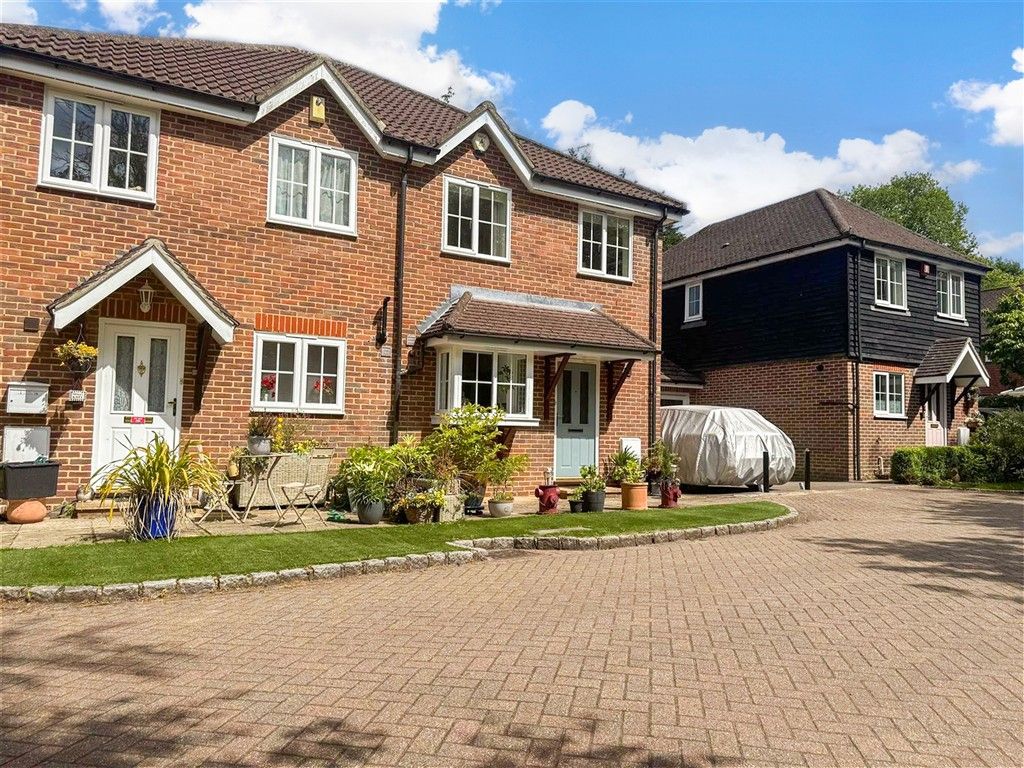 Property photo 3 of 15 Front