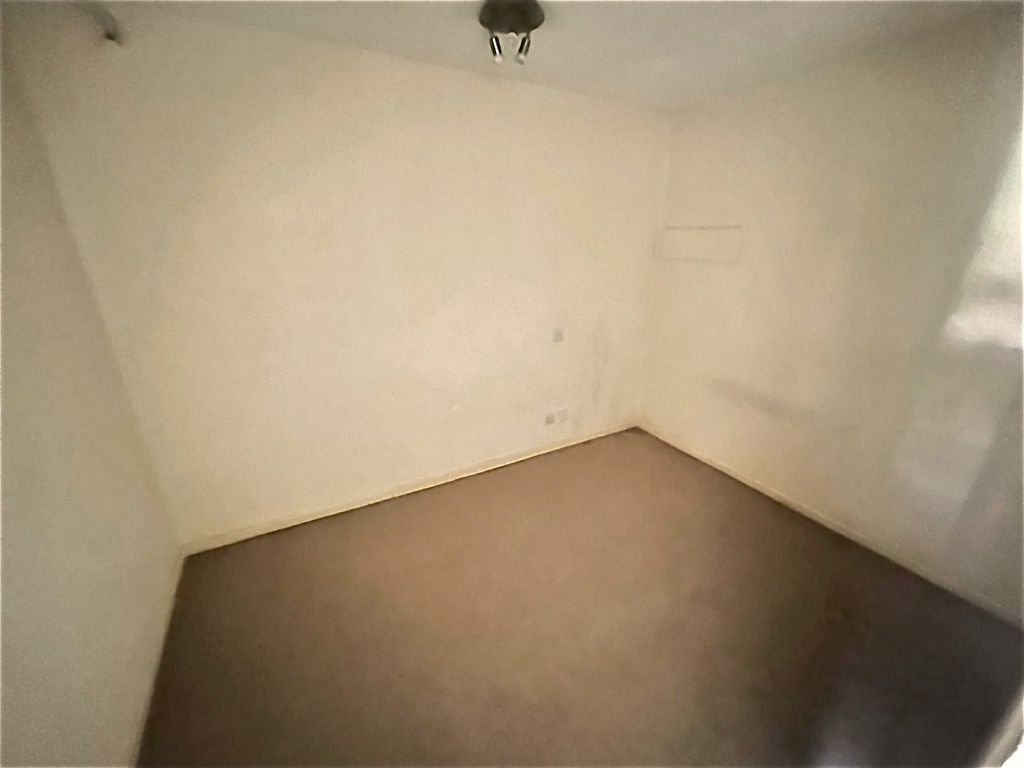 Property photo 3 of 5 Picture No. 11