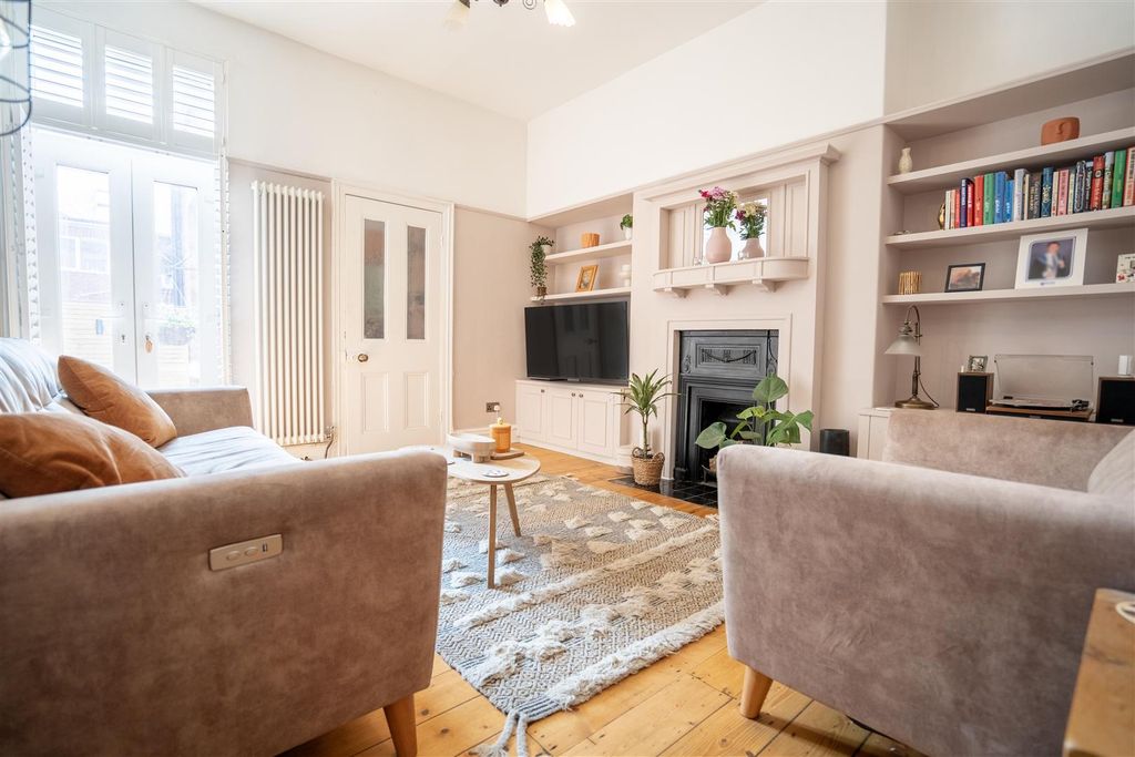 Property photo 2 of 8 Living Room