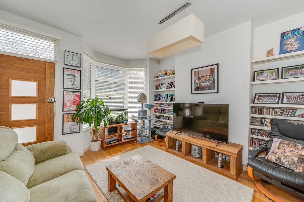 Property photo 2 of 19
