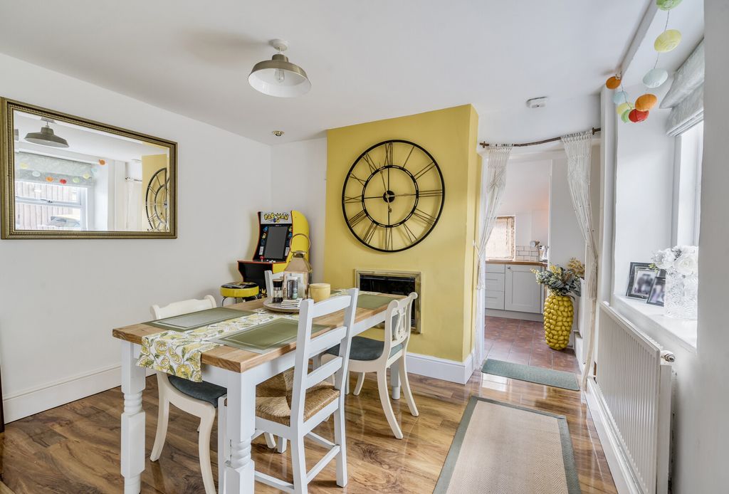 Property photo 3 of 16 1350491-7-68c2F4c...