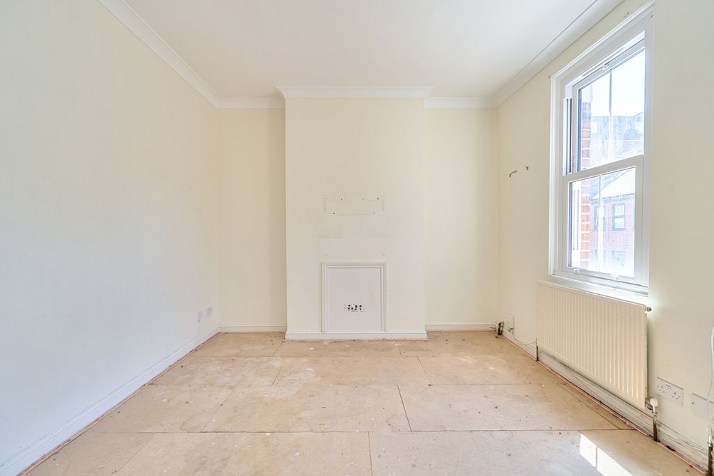 Property photo 2 of 13 1457354-7-6A03094...