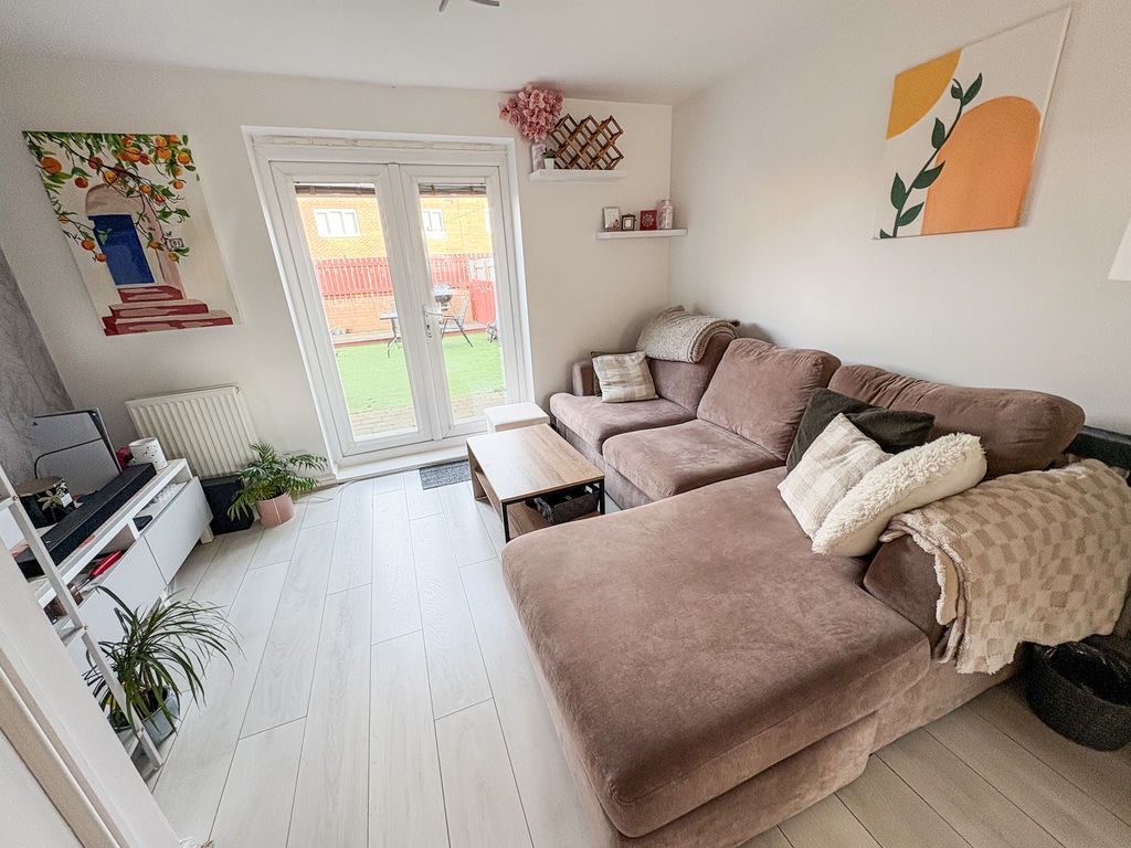 Property photo 2 of 11 Photo 9