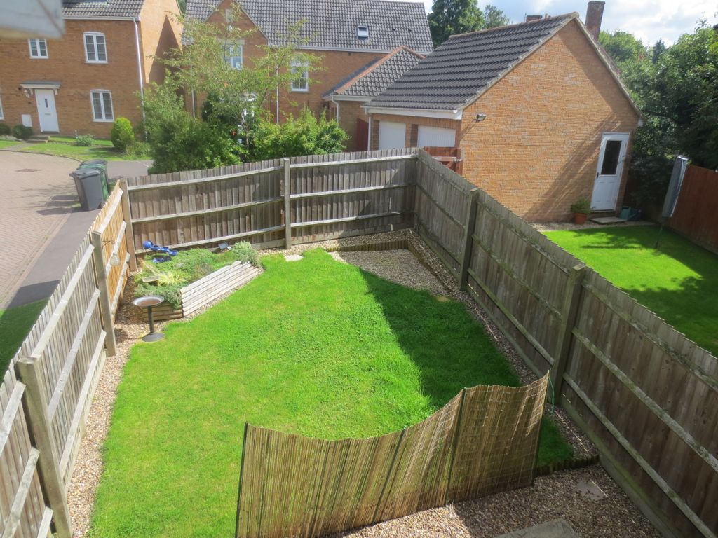 Property photo 2 of 8 Garden