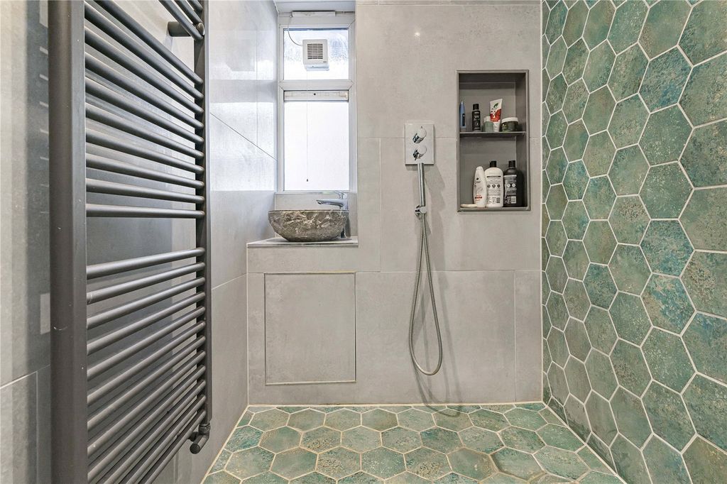 Property photo 3 of 19 Shower Room