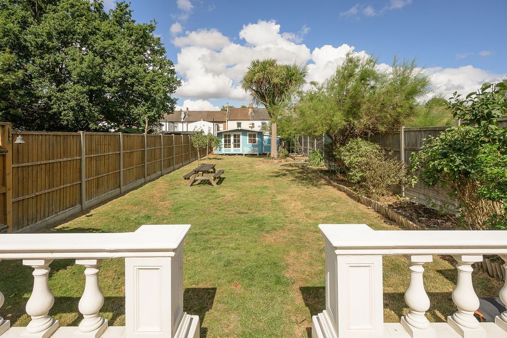Property photo 2 of 22