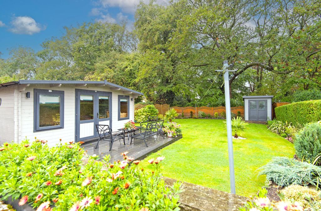 Property photo 2 of 24