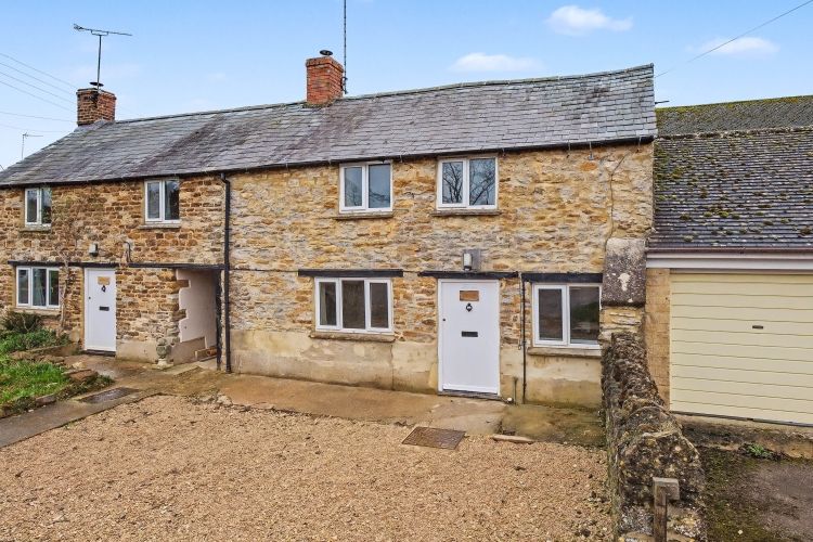 Property photo 1 of 9 322600