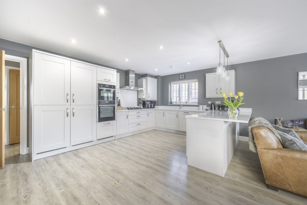 Property photo 2 of 17 Dsc_8841Hdr-Edit