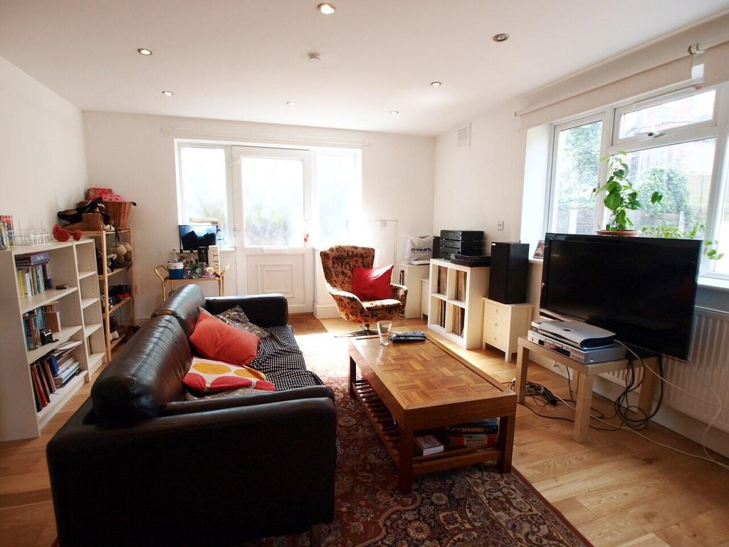 Property photo 2 of 10 Living Room