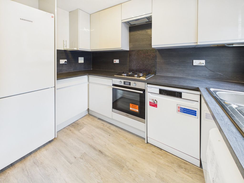 Property photo 2 of 12 Kitchen