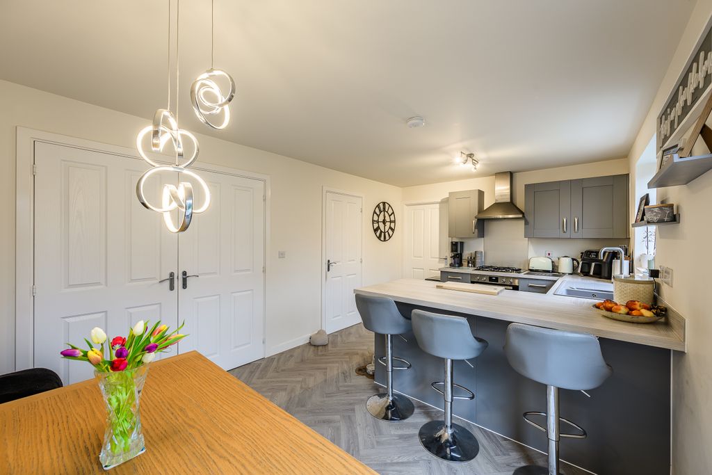 Property photo 3 of 26 Kitchen Dining Room