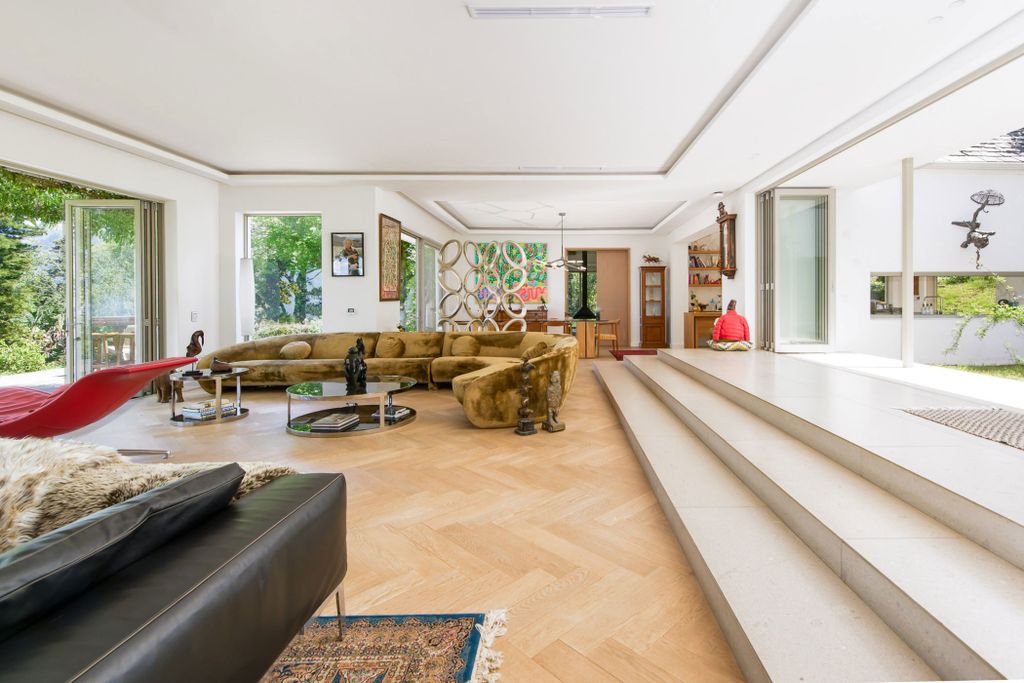 Property photo 2 of 61 Kw1719352