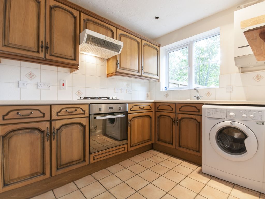 Property photo 3 of 8 Kitchen