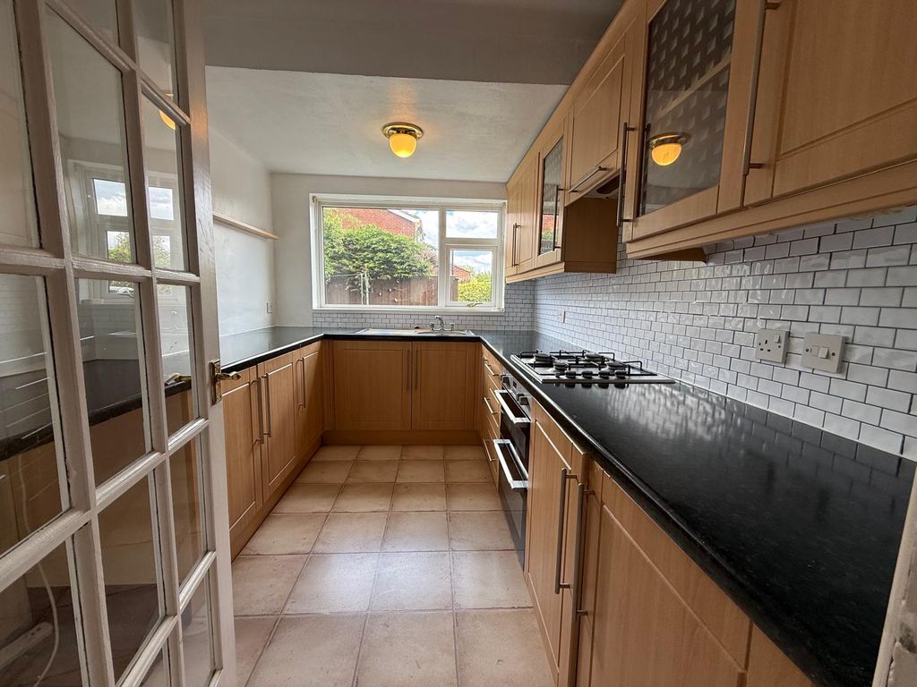 Property photo 2 of 16 Kitchen