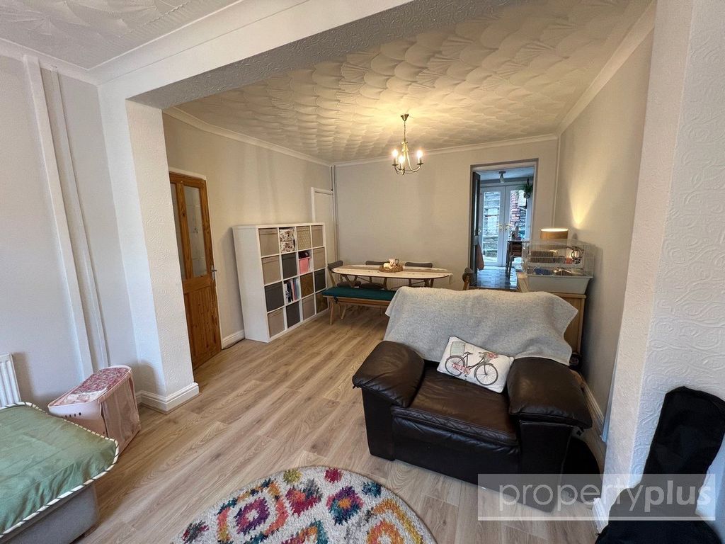 Property photo 3 of 13 Picture No. 11