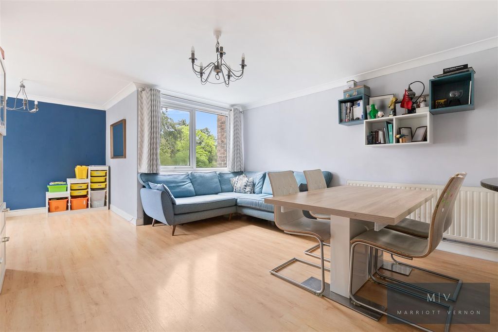 Property photo 1 of 18 Gibson House F5 MV-3.Jpg