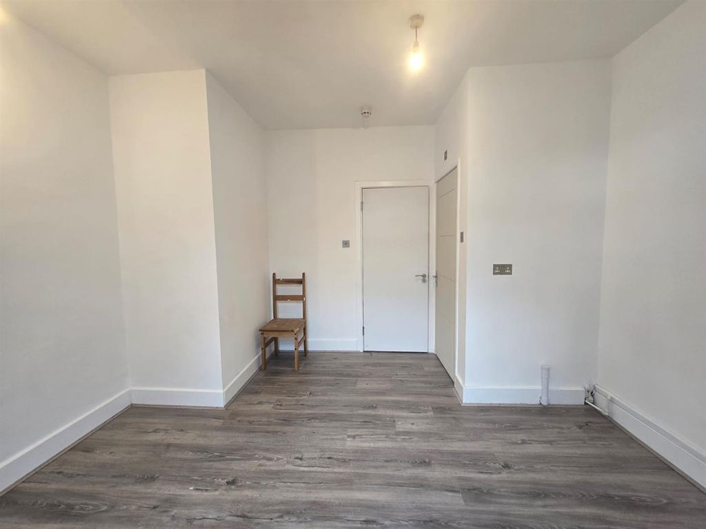 Property photo 3 of 5 Whatsapp Image 2025-11-11 At 14.03.45_833F83d1.Jpg