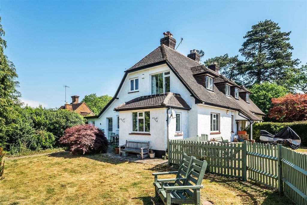 Property photo 1 of 17 2Coleshill-Cottages.Jpg