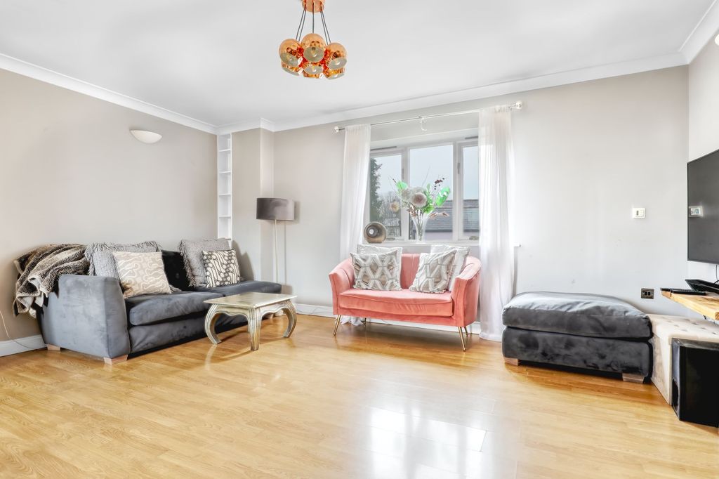 Property photo 3 of 10