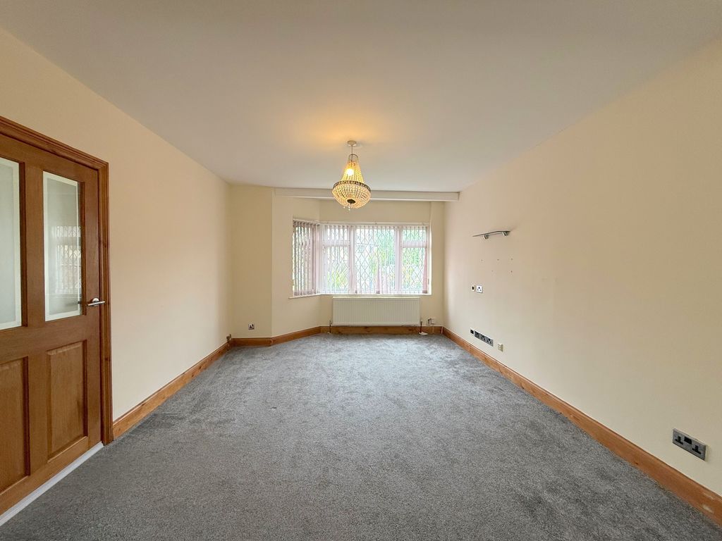 Property photo 3 of 12 Photo 10