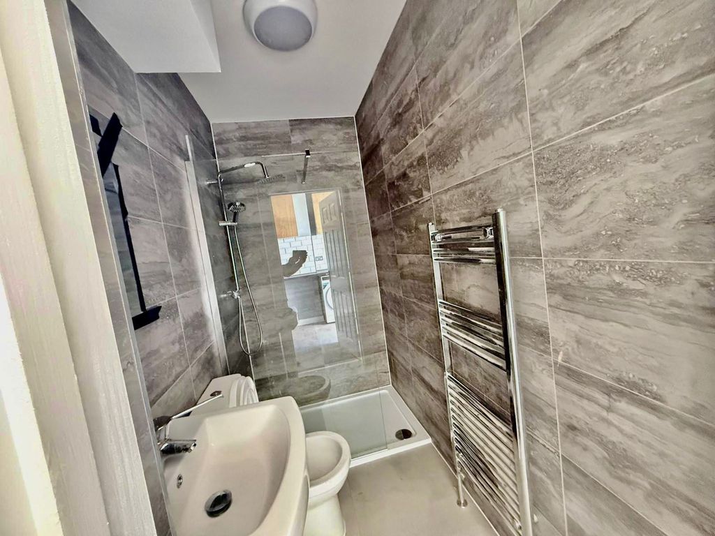 Property photo 3 of 3