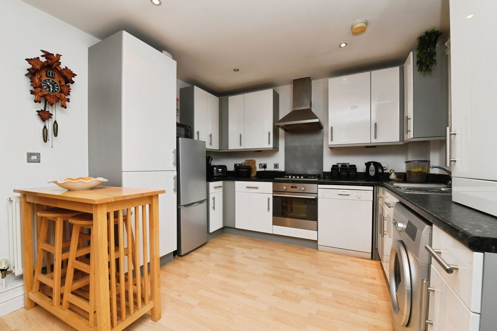 Property photo 3 of 10 Pbox-Img.Jpg