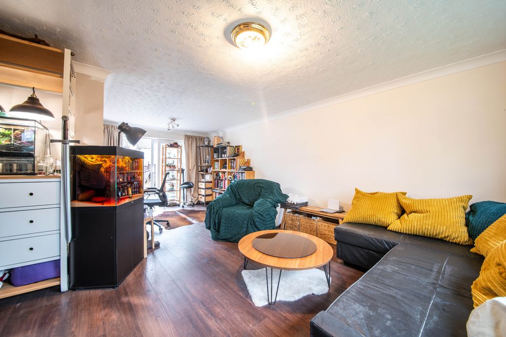 Property photo 3 of 16