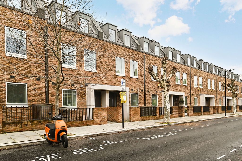 Property photo 2 of 13