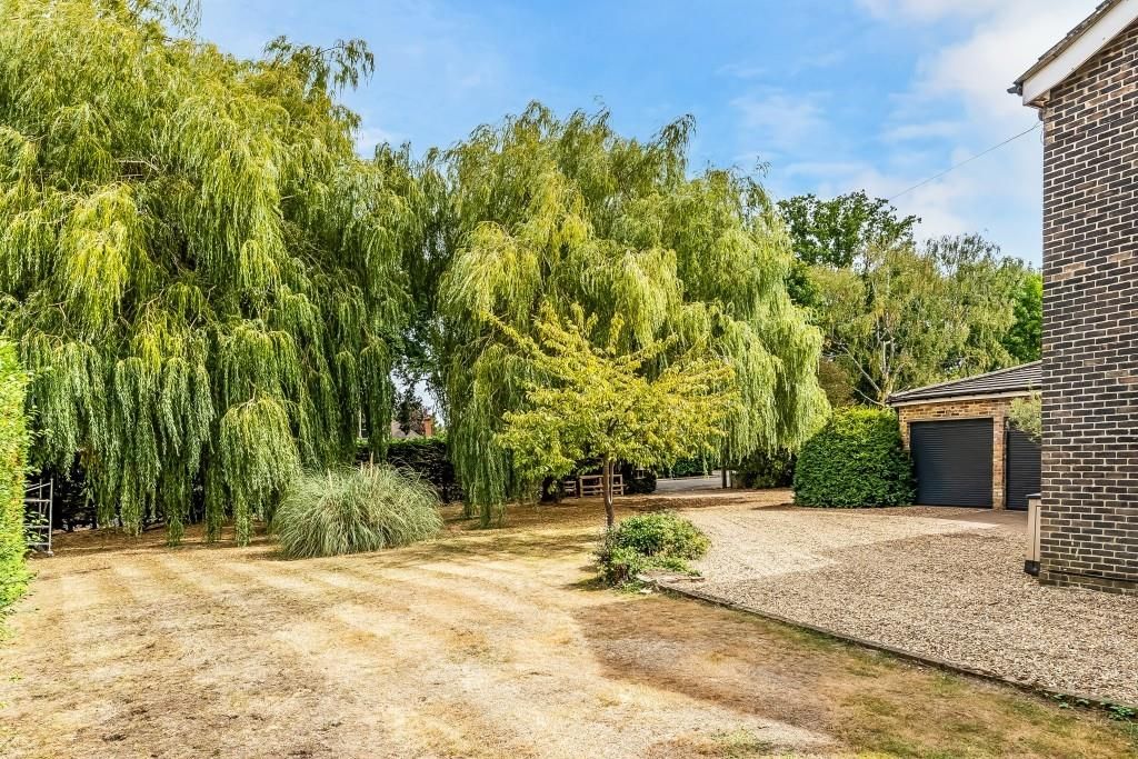 Property photo 3 of 25 27-The-Glade-14.Jpg