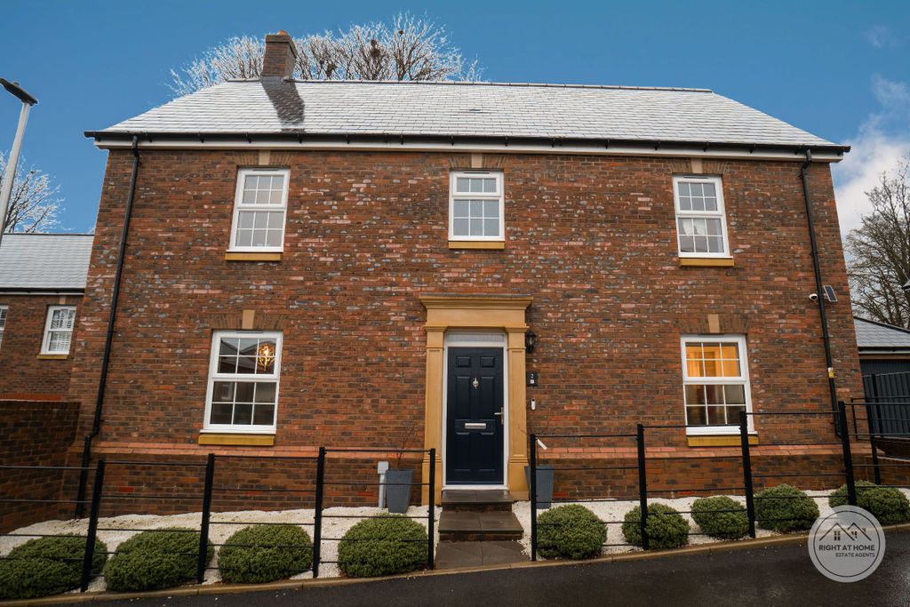 Property photo 1 of 33