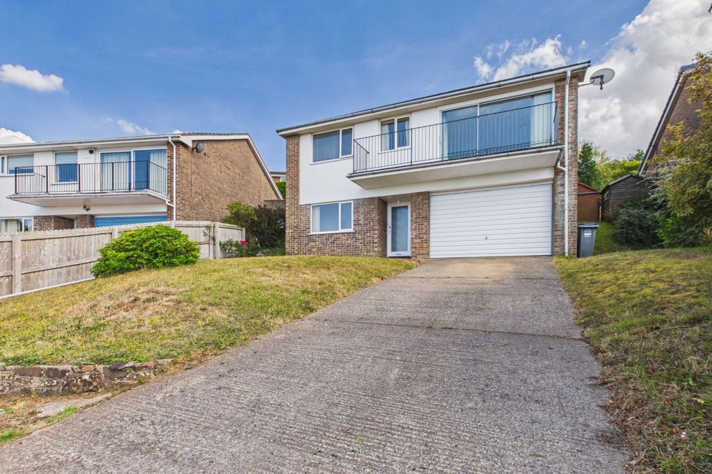 Property photo 1 of 17 Front
