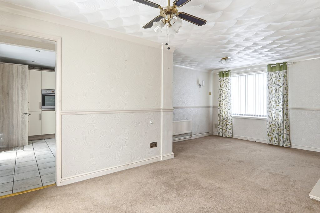 Property photo 3 of 18 Sandrockroad010