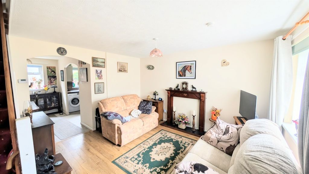 Property photo 2 of 9