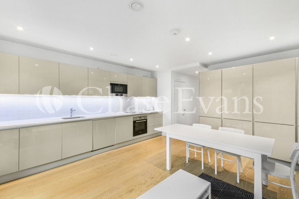 Property photo 2 of 16 Dining Area