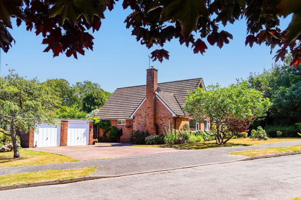 Property photo 1 of 27