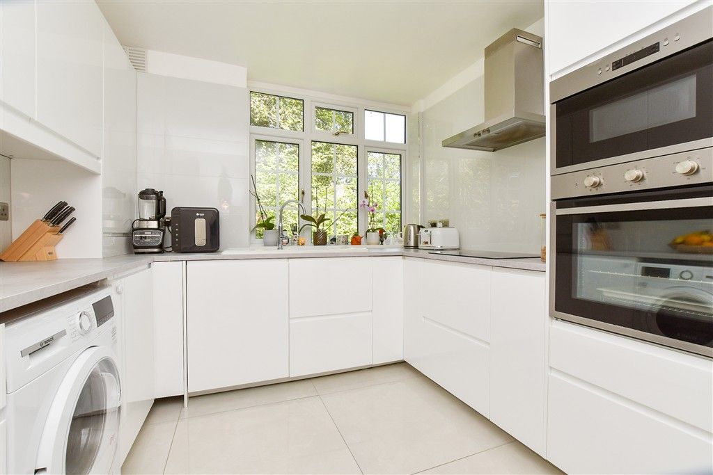 Property photo 2 of 19 Kitchen