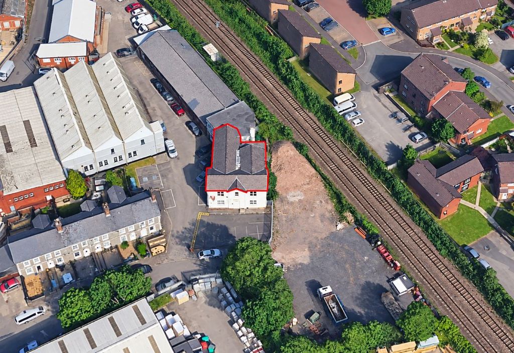 Property photo 1 of 2