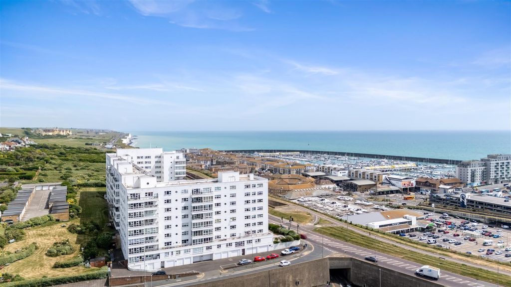Property photo 1 of 17 Marine Drive, Marine Gate D2-003.Jpg