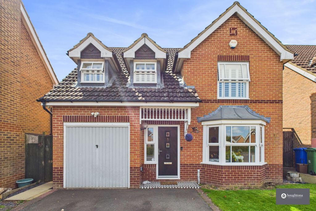 Property photo 1 of 32