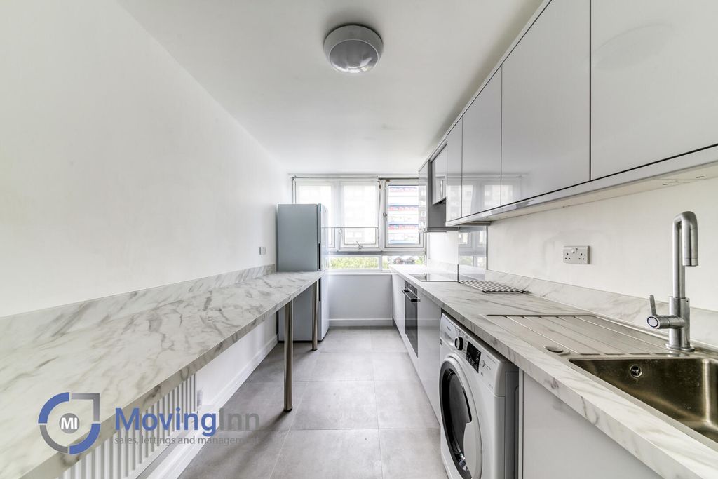 Property photo 1 of 10 Kitchen