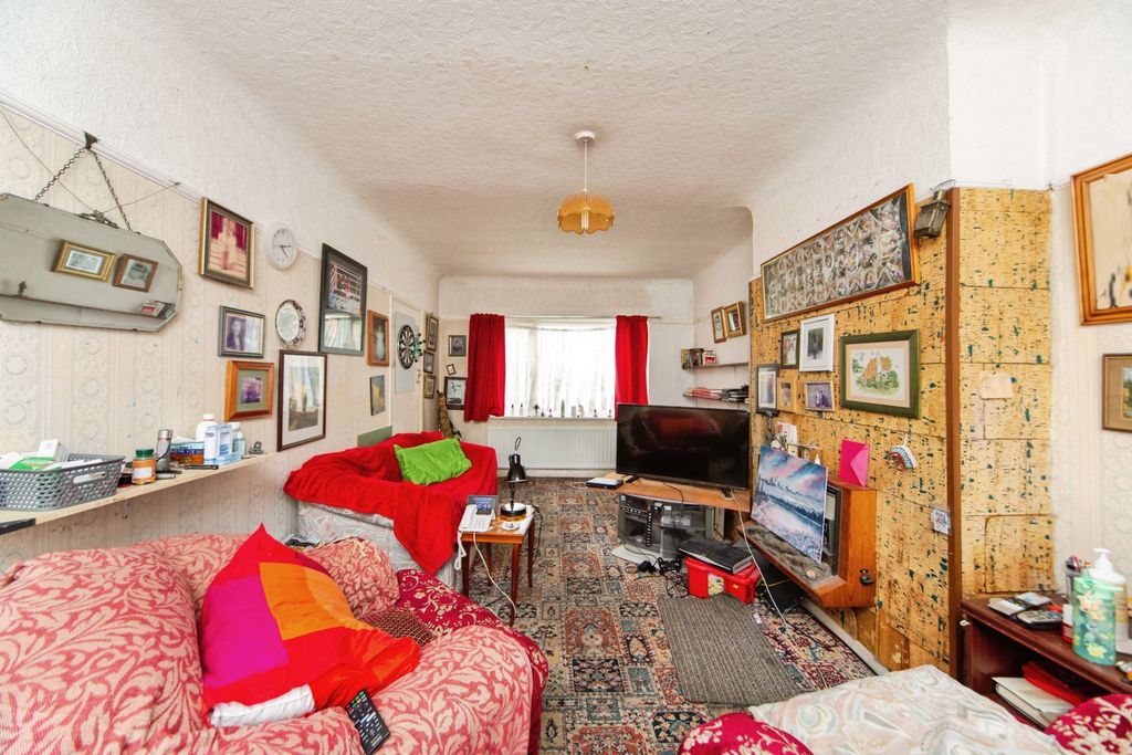 Property photo 3 of 15